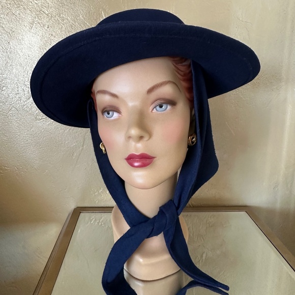 APPEALING BLUE VINTAGE 80s\' WIDE BRIM HAT WITH FABRIC \